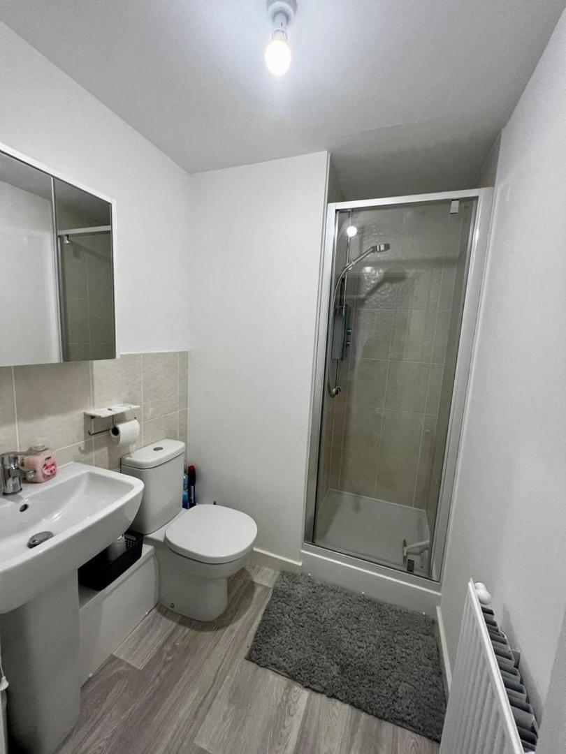 Two Bedroom Apartment In Barry-Close To Beach 외부 사진